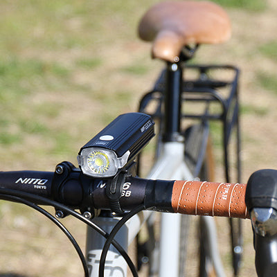 LUZ DELANTERA CATEYE AMPP2200 | 2200 LÚMENES | RECARGABLE USB-C PARA CICLISMO