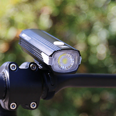 LUZ DELANTERA CATEYE AMPP1300 | 1300 LÚMENES | RECARGABLE USB-C PARA CICLISMO