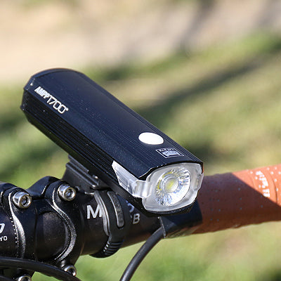 LUZ DELANTERA CATEYE AMPP1700 | 1700 LÚMENES | RECARGABLE USB-C PARA CICLISMO