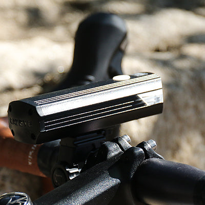 LUZ DELANTERA CATEYE AMPP1700 | 1700 LÚMENES | RECARGABLE USB-C PARA CICLISMO