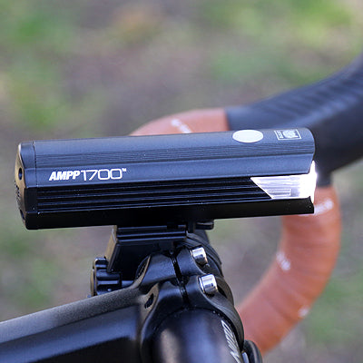 LUZ DELANTERA CATEYE AMPP1700 | 1700 LÚMENES | RECARGABLE USB-C PARA CICLISMO