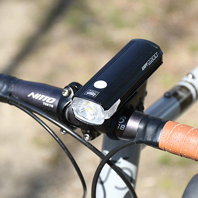 LUZ DELANTERA CATEYE AMPP2200 | 2200 LÚMENES | RECARGABLE USB-C PARA CICLISMO