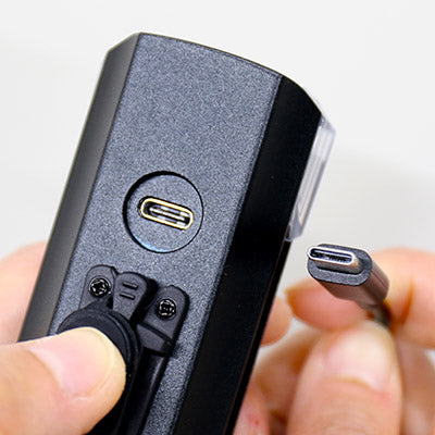 LUZ DELANTERA CATEYE AMPP1700 | 1700 LÚMENES | RECARGABLE USB-C PARA CICLISMO