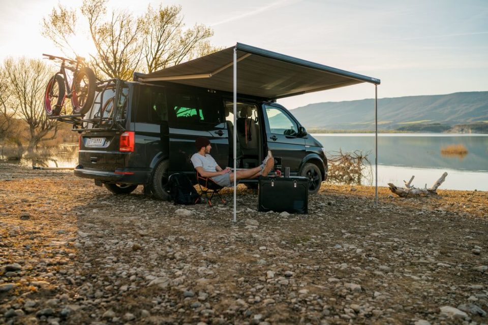 TOLDO EXCLUSIVO FIAMMA F45S VW T5 / T6 / T6.1 | CON SOPORTES DE SERIE ORIGINALES | GRIS REAL
